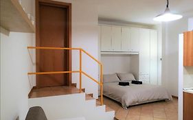 Farolfi Apartments Carracci